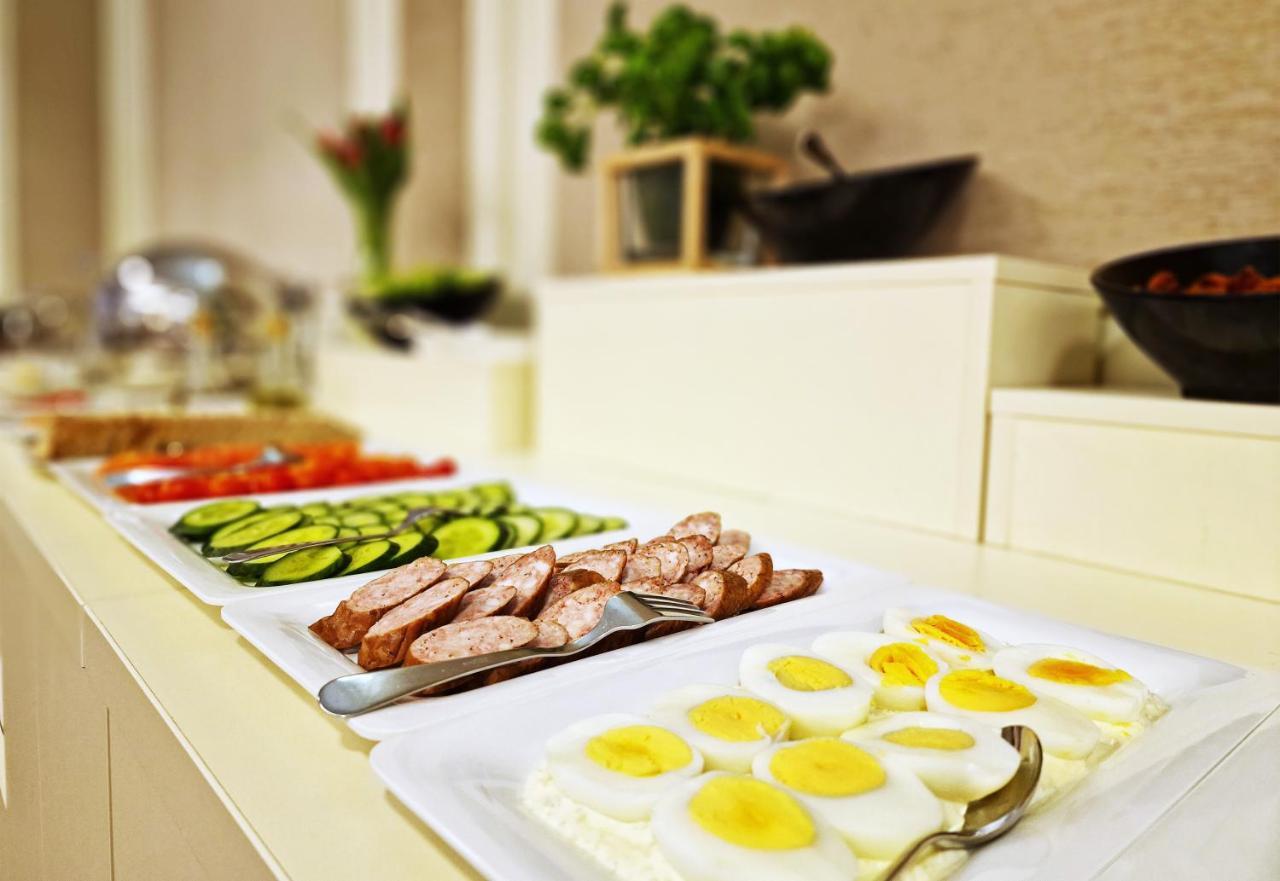 Hotel Prezydencki 4-Star เชชูฟ ภายนอก รูปภาพ