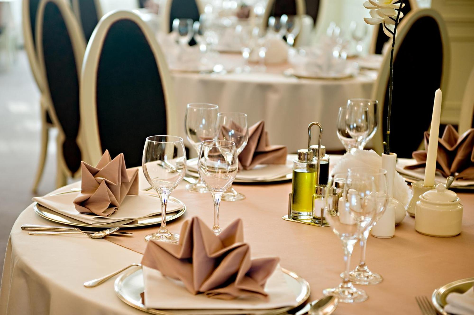 Hotel Prezydencki 4-Star เชชูฟ ภายนอก รูปภาพ